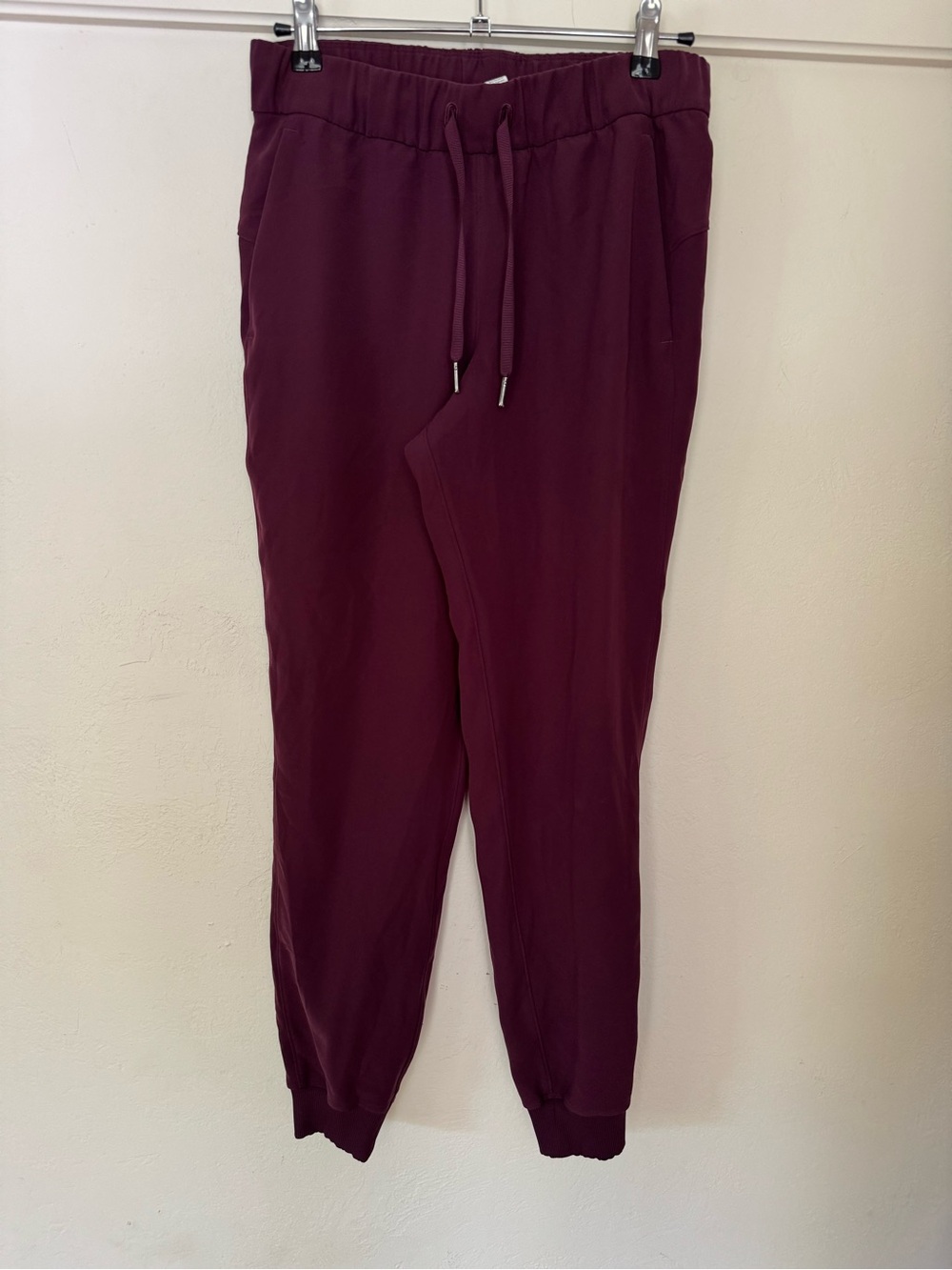 Lululemon Women’s Size 4 Burgundy Plum Jogger Pants Drawstring Ribbed Cuff